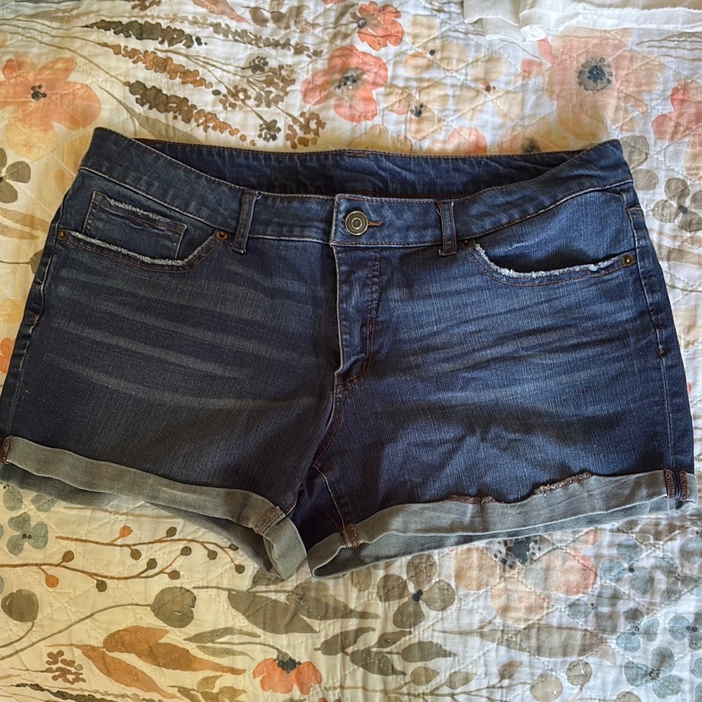Time and Tru Blue Jean Shorts Relaxed Fit